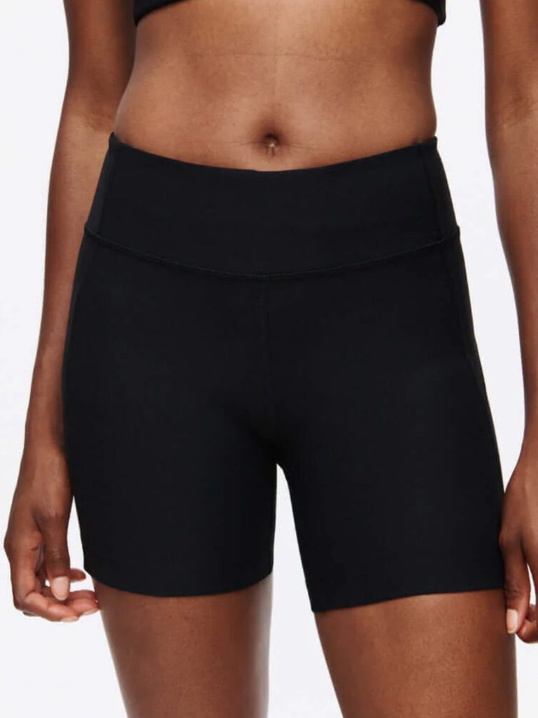 New Outdoor Voices Warm Up Shorts 5” - Black Small